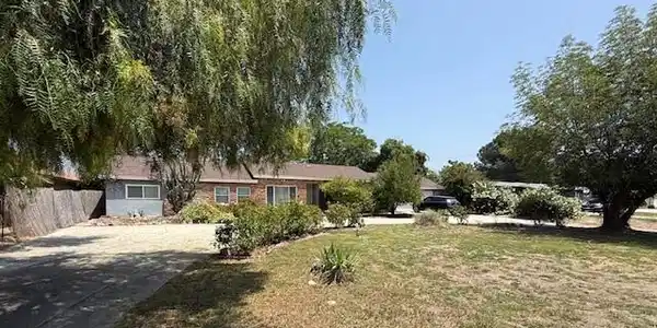 984 E Lynwood Drive
