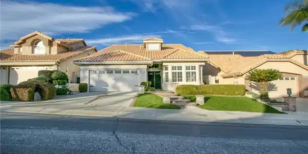4981 Mission Hills