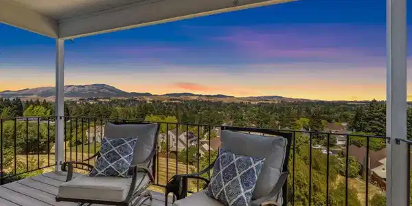 1851 Mockingbird Pl