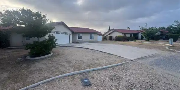10333 Tamarisk Avenue