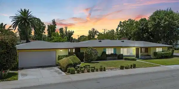 306 E Hawthorne