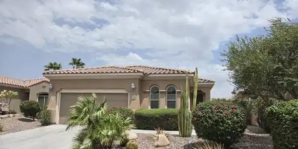 81620 Avenida Alturas