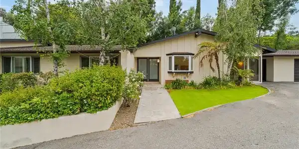 4901 Amigo Avenue