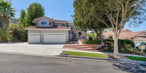 260 Goldenwood Circle