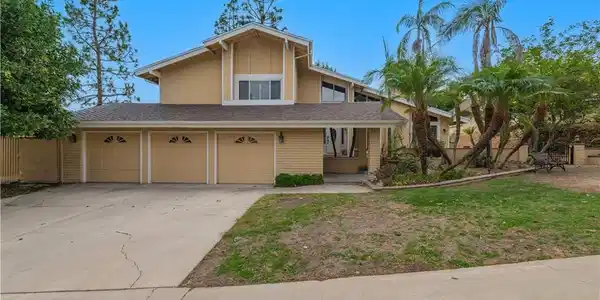 1790 N Mountain View Place