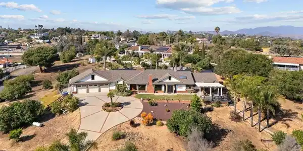 1674 Baja Vista Drive