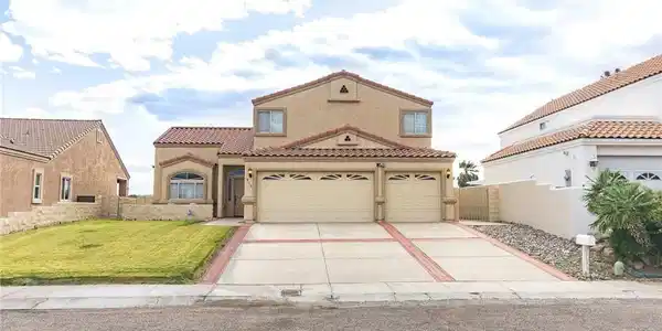915 Beach Drive