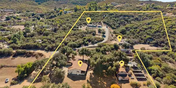 15985 87 Wood Valley Trail