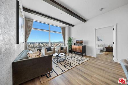 900 W Olympic Boulevard