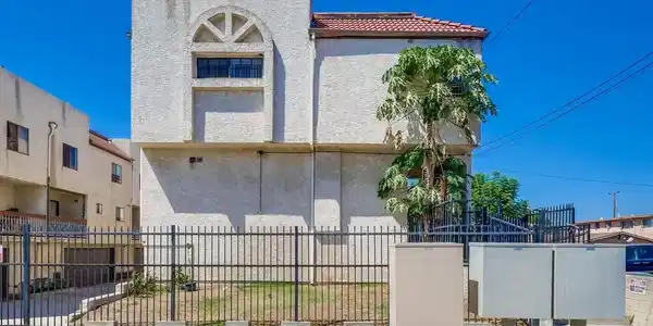 4031 La Rica Avenue