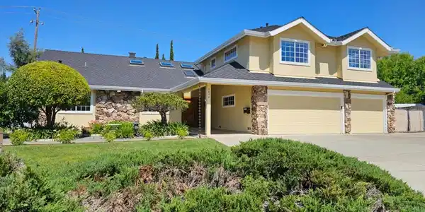 6894 Serenity Court