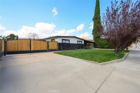 1057 N Alessandro