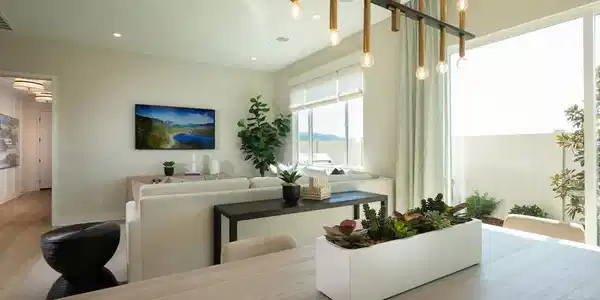 1685 Avenida Tealing