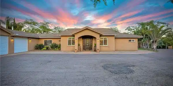 1986 Grey Rabbit Hollow Lane