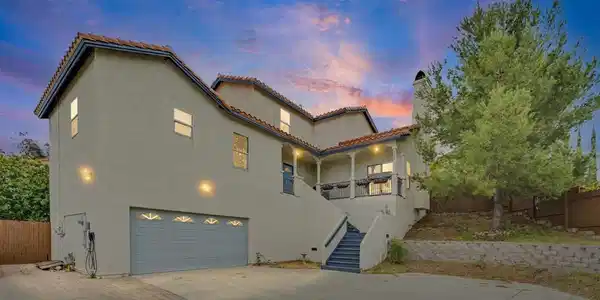 2042 Cherokee Lane