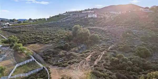 21903 Los Robles Road