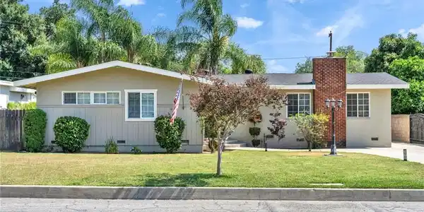 644 E Mountain View