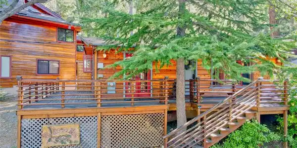 5475 Acorn Trail