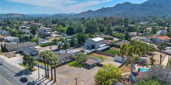 10555 Topanga Canyon Boulevard