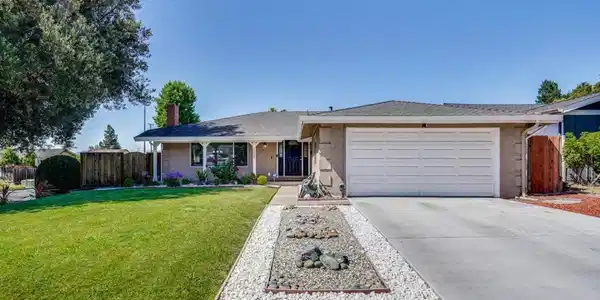 2209 Fairmont Drive