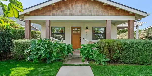 242 E Mcfarlane Drive