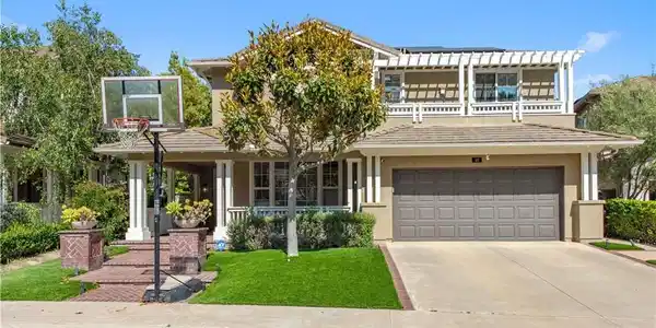 46 Vela Court