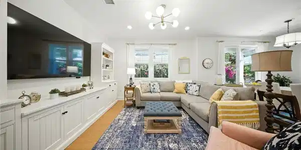 553 Oakville Drive
