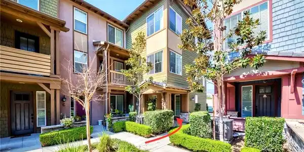 713 S Azusa Avenue