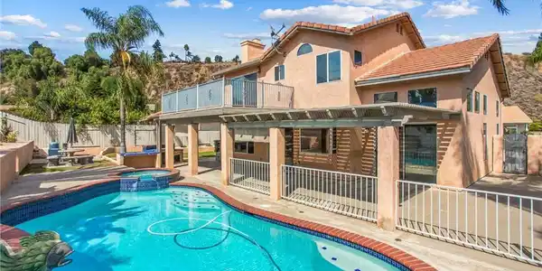 6714 Country Oaks Drive