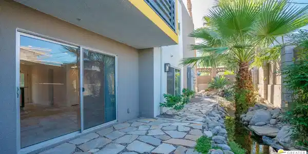 588 E San Lorenzo Road