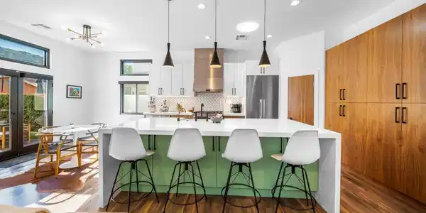 53770 Avenida Rubio