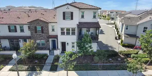 8353 Forest Park