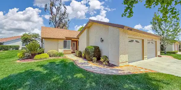 42203 Village 42