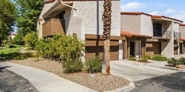 640 S Calle Petunia