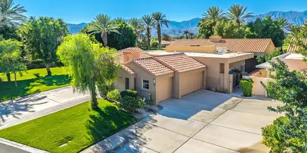 51 Oak Tree Drive