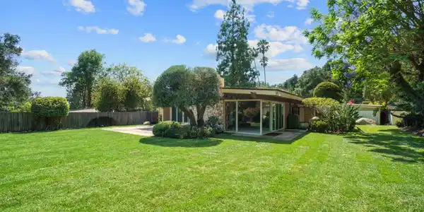 1580 Old House Road