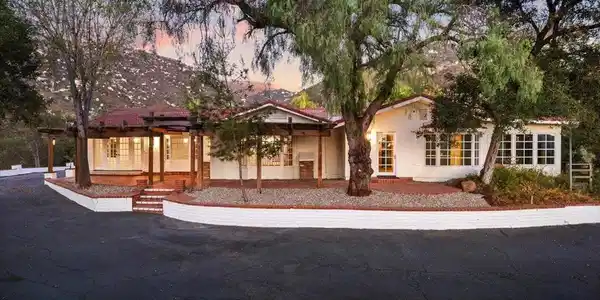 748 Old Oak Ridge