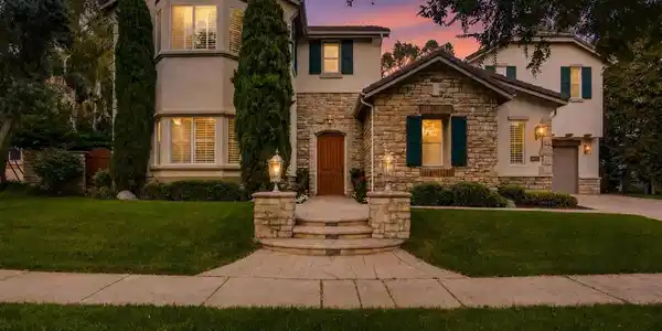 647 Lynwood
