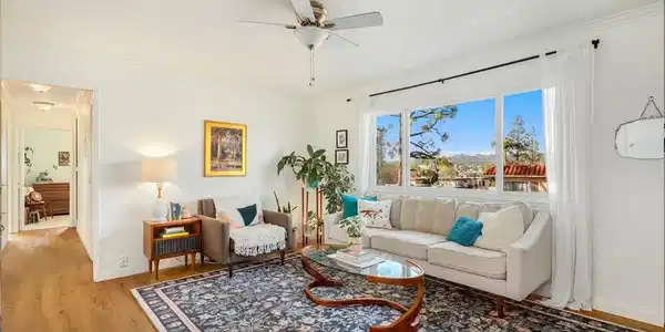 841 Las Lomas Drive