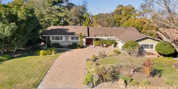 1259 Hillcrest Drive