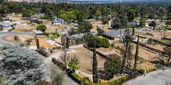 1068 Dolores Dr