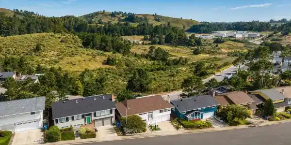 225 Merced Dr