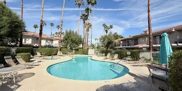 2701 E Mesquite