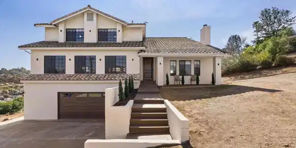9309 Hillside