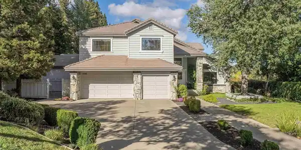 3746 Deer Trail Ct