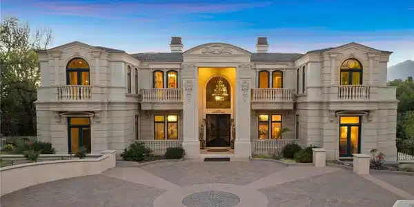 165 Circle Drive