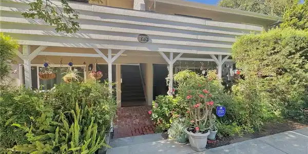 198 E Laurel Avenue