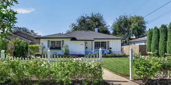 2482 New York Dr