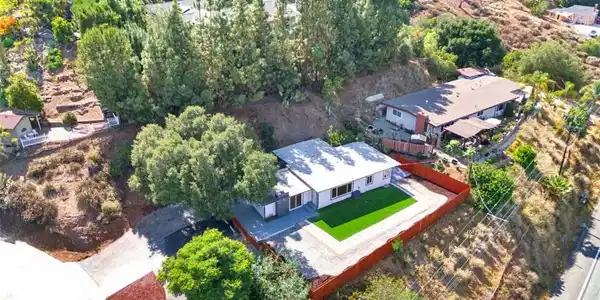 4224 Bancroft