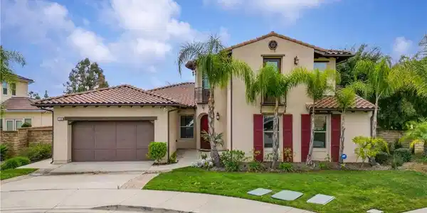 1138 Las Colinas